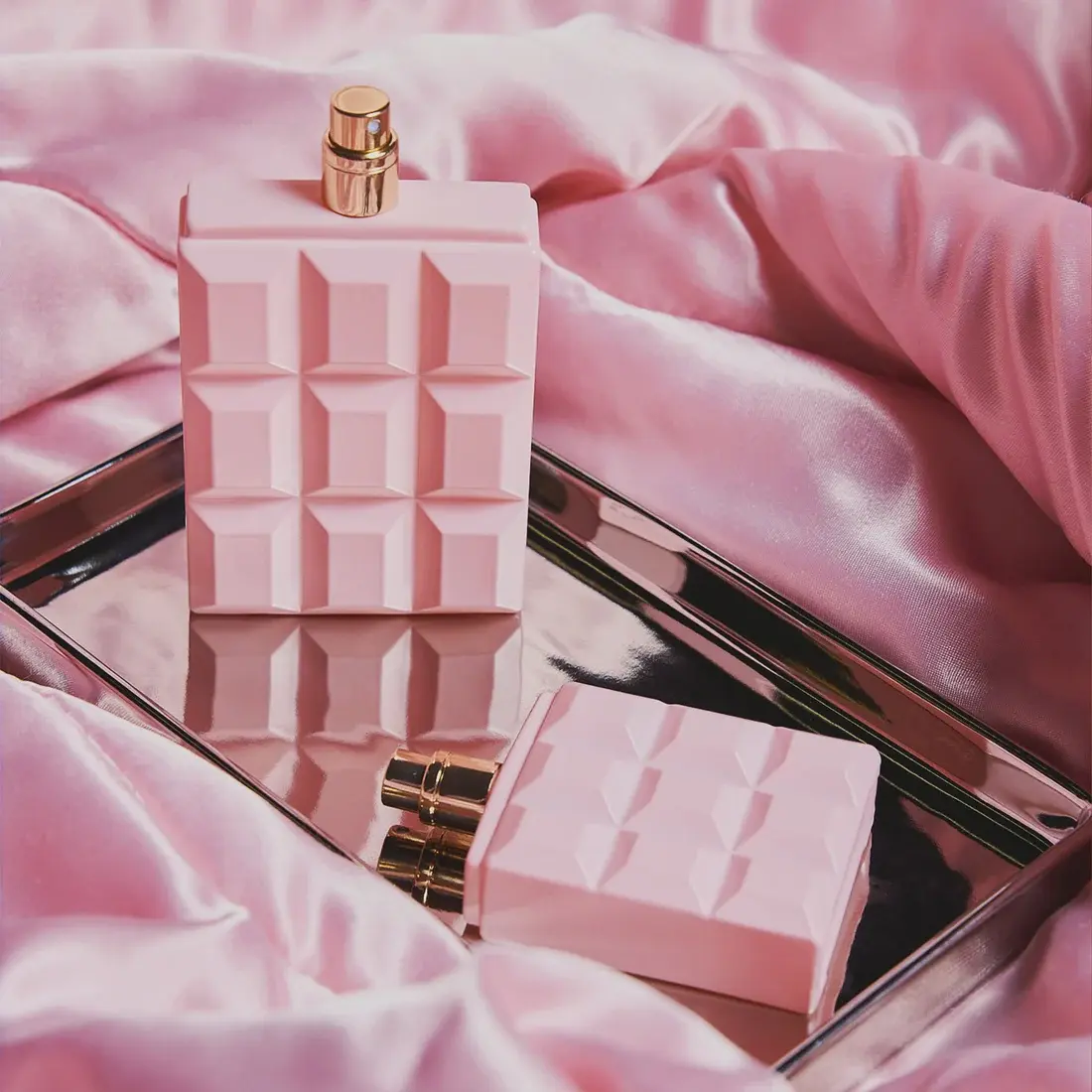 Aplicación de Sweet Tooth Eau de Parfum Sabrina Carpenter