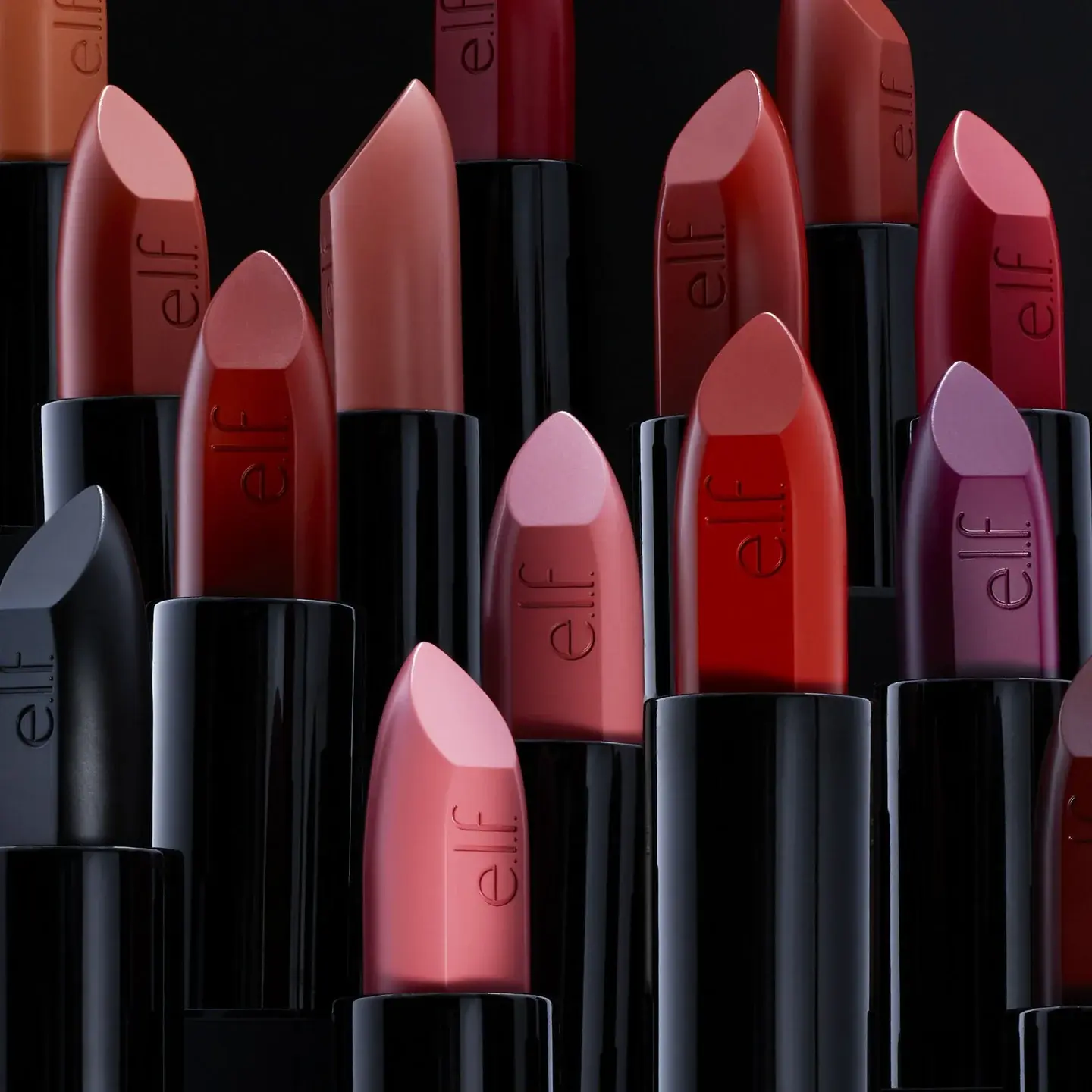 Aplicación de Lipstick Satin ELF